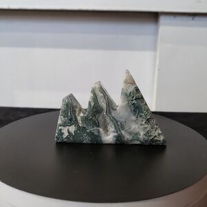 Druzy Moss Agate Mountain Carving